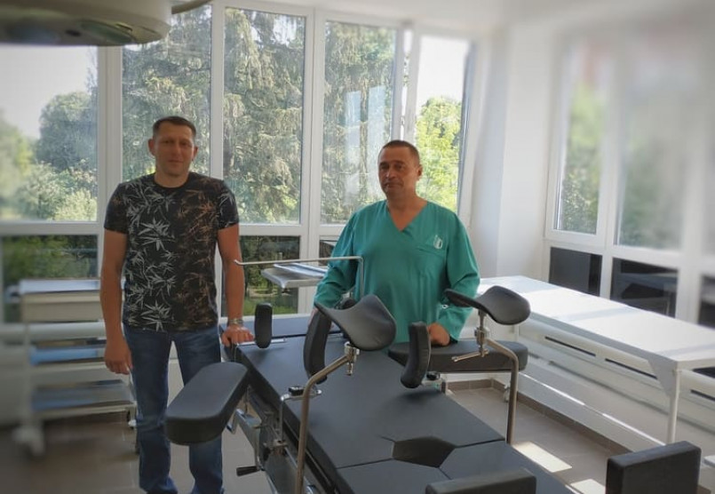 Вітаємо лікарню київської області з придбанням операційного столу та операційної лампи